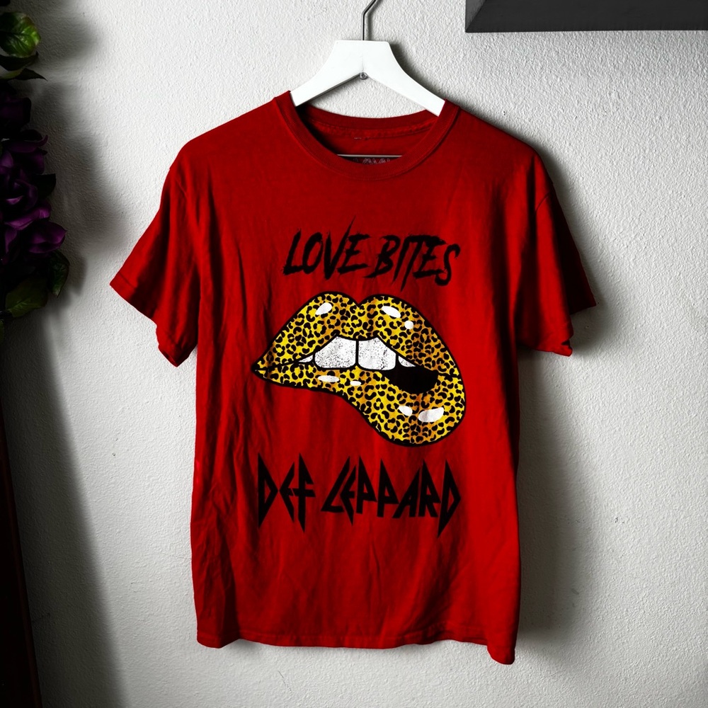 Def Leppard Love Bites Graphic Tee Unisex Size Medium